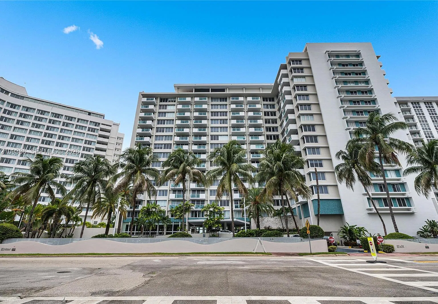 Mirador 1200 Condo — Photo 1