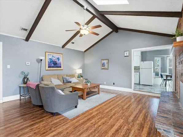 1401 Country Manor Rd, Fort Worth, TX 76134