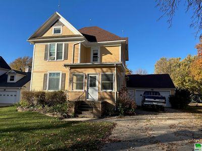 411 S Main St, Holstein, IA, 51025