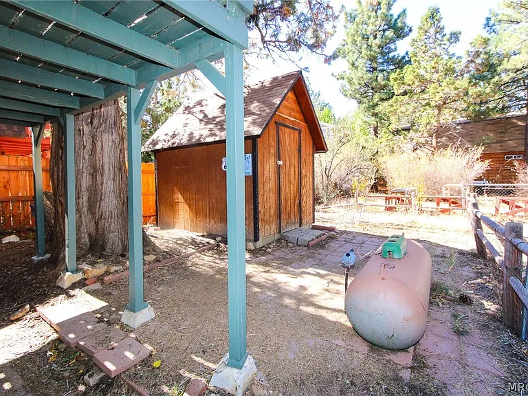 692 San Bernardino Ave — Photo 19