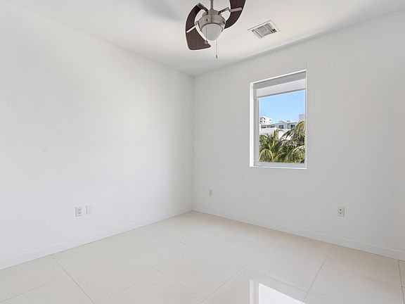 3rd bedroom in the 3rd floor