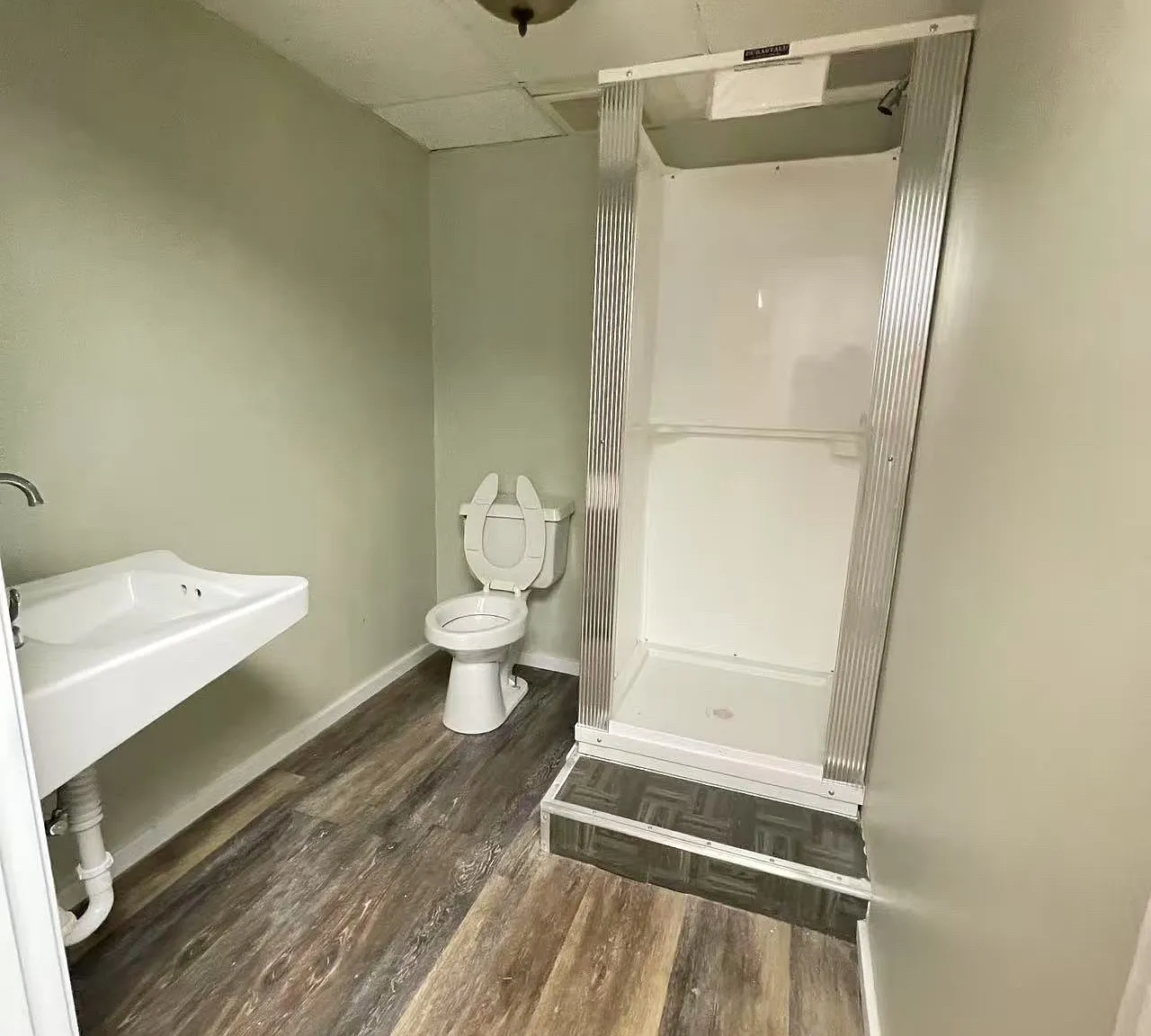 6 bed, 1600 sqft, $1,850 — Photo 4