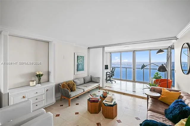 2 bed, $5,500 — Photo 2