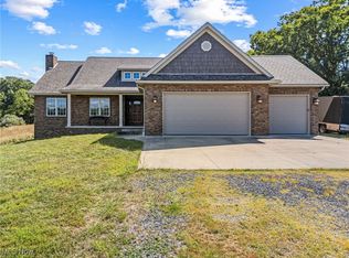 1223 New Cumberland Rd NE, Ne, OH 44675