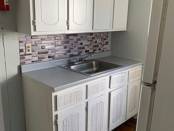 3rd image of 2733 Dartmouth College Hwy #2