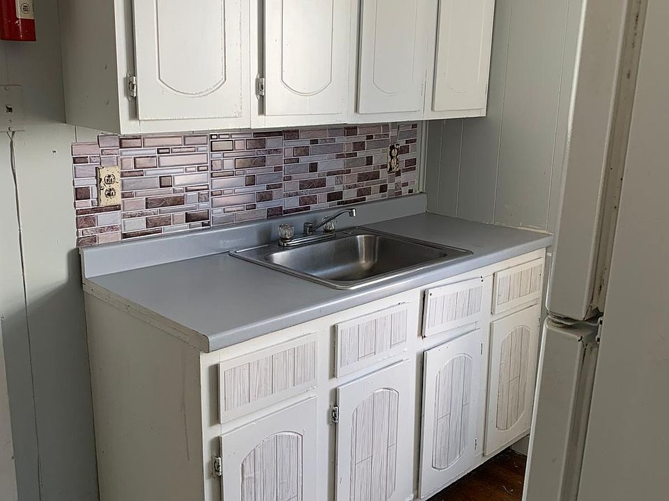 2733 Dartmouth College Hwy 1 2733 Dartmouth College Hwy North