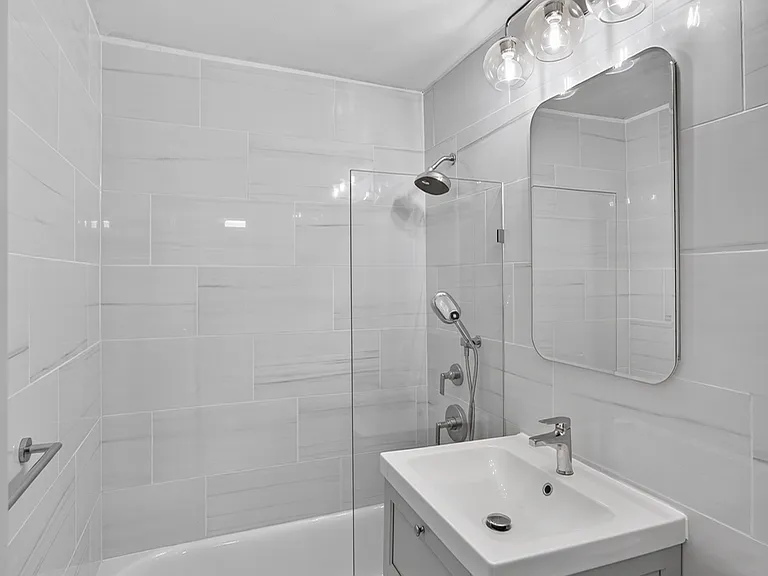 220 E 60th St #9H — Photo 10