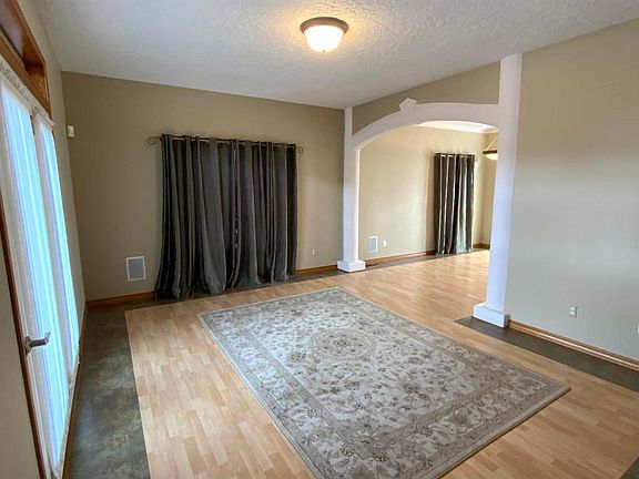 2nd image of 256 Saint James Pl #256