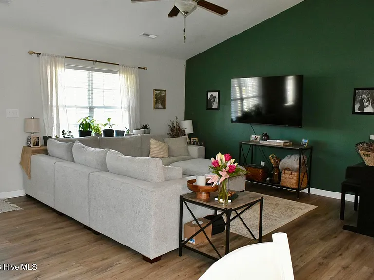 613 Parsley Dr — Photo 5