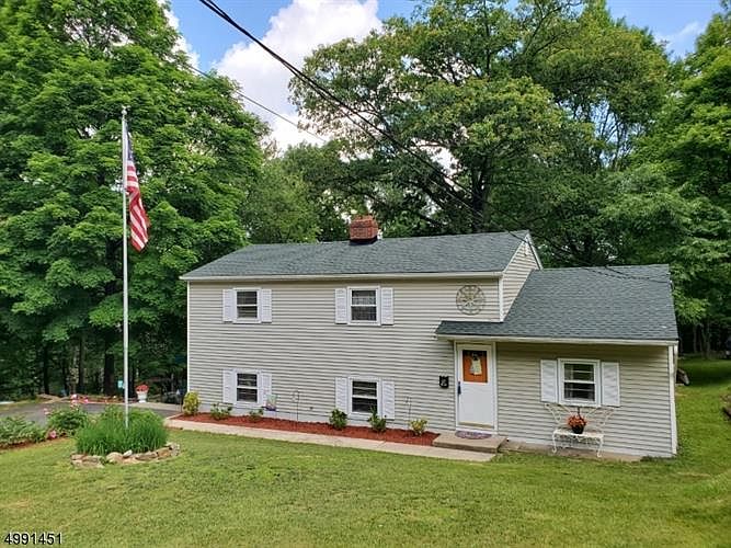 1st image of 27 W Windy Bush Ln