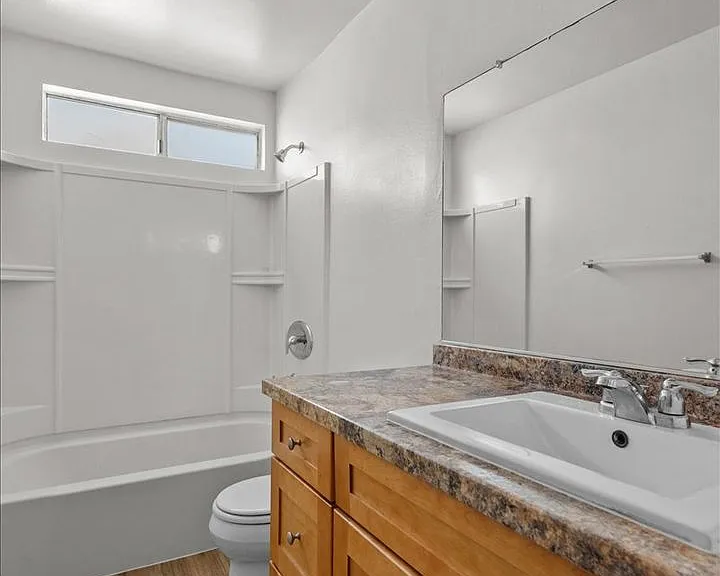 Casa Granada Apartments — Photo 17