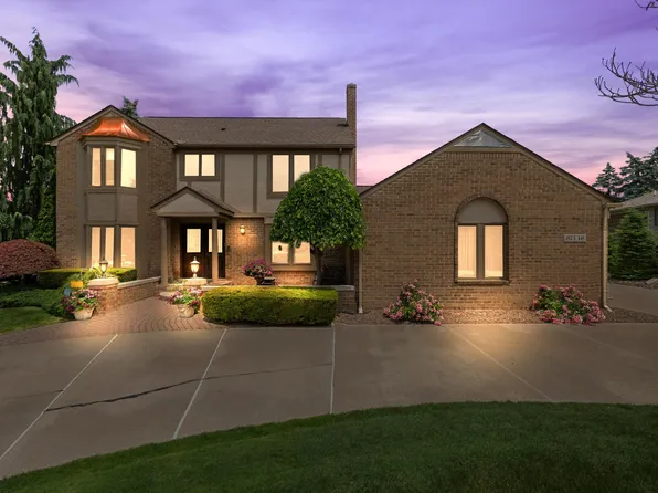 37446 Fiore Trl, Clinton Township, MI 48036