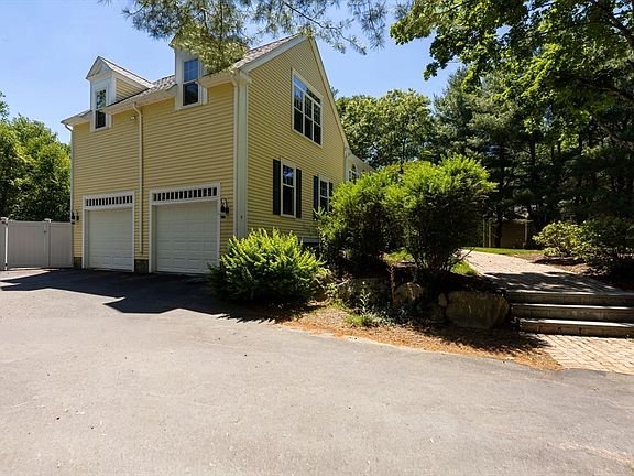 4th image of 35 Vineyard Pl