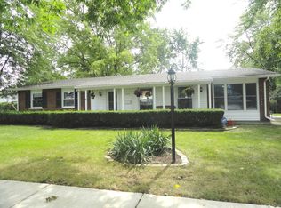 1007 E Alder Ln, Mount Prospect, IL