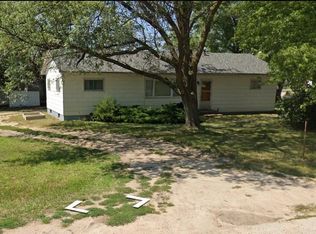 102 S 9th St, Plainview, NE 68769