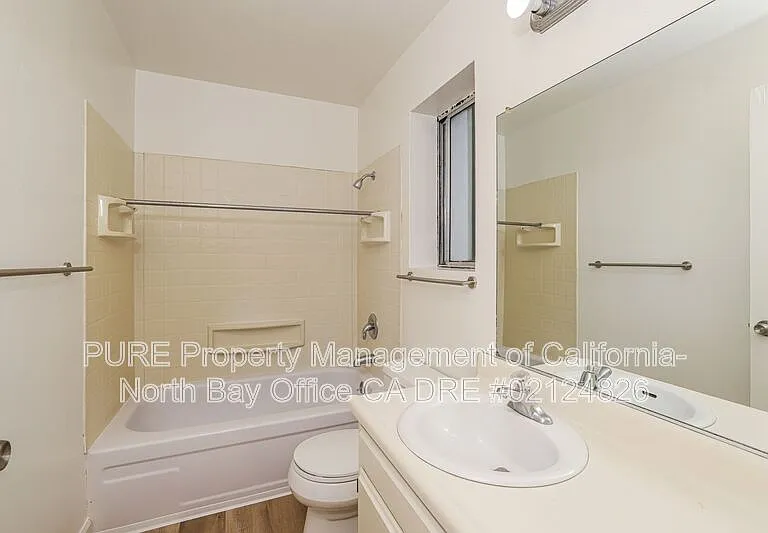 1645 Slater St #B5 — Photo 10
