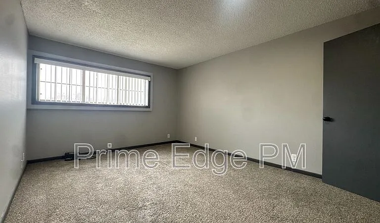 1121 N 28th St #12 — Photo 17