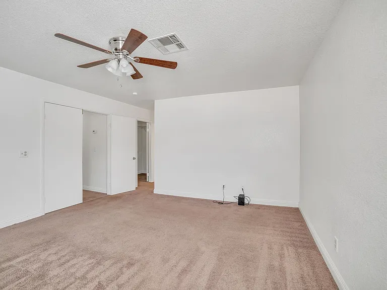 2304 Chatfield Dr — Photo 13