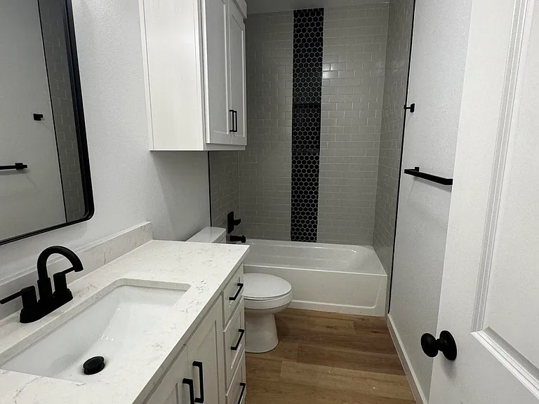 1207 Corpus Ave #A — Photo 8