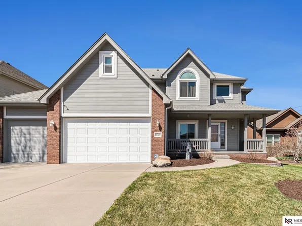 4716 Holloway Ave, Bellevue, NE 68133