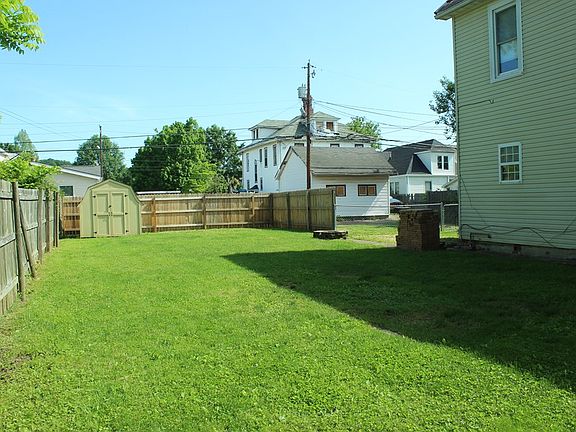 4th image of 1625 Highland Ave