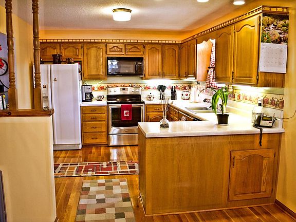 5th image of 731 Shawn Dr