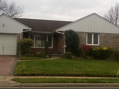 2252 Smith St, Merrick, NY, 11566