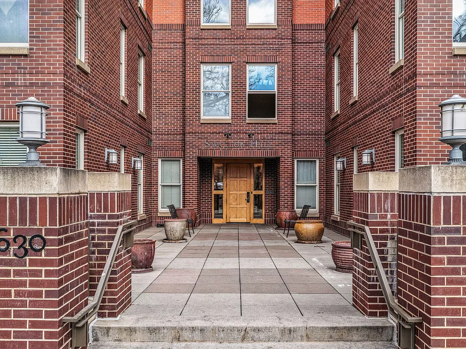 1630 N Clarkson St #504A
