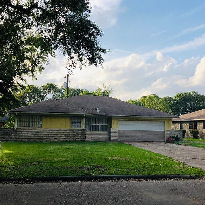 1st image of 5151 Lakeside Dr