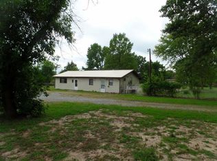 404 W Longstreet Rd, Marion, IL 62959