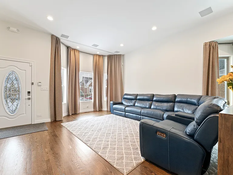 3452 N Newcastle Ave — Photo 1