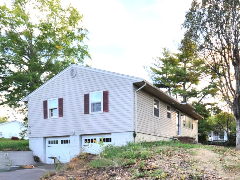 102 Highland Dr — Photo 14