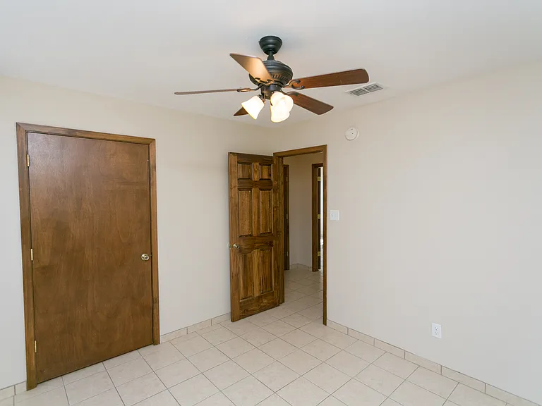 16111 Rolling Meadows Dr — Photo 12