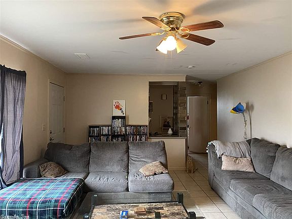 4th image of 710 Fairview St