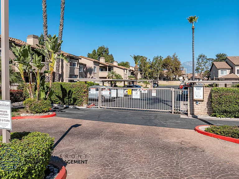 619 E. Riverside Dr. — Photo 20