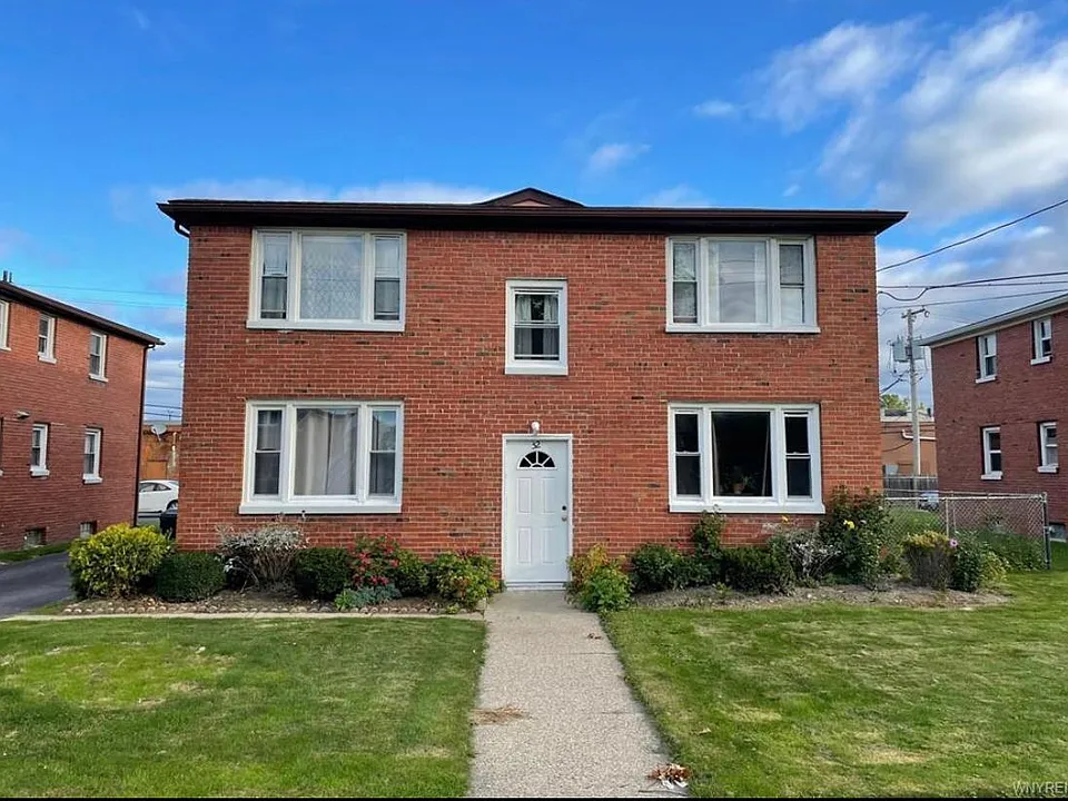 52 Eagan Dr