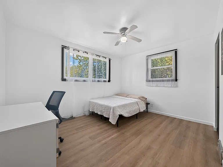 1705 E Granet Ave — Photo 24