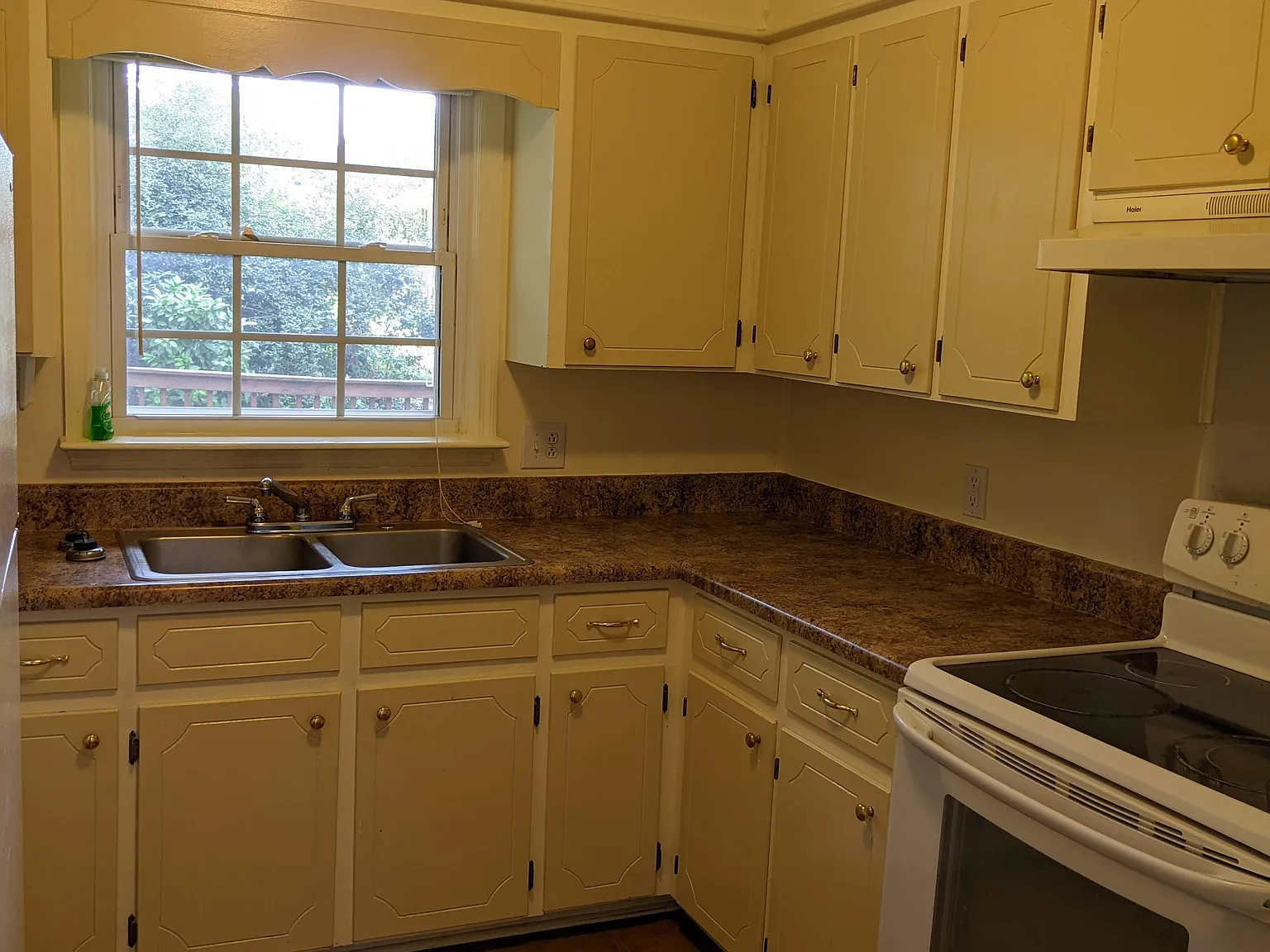 3 bed, 1040 sqft, $1,500 — Photo 3