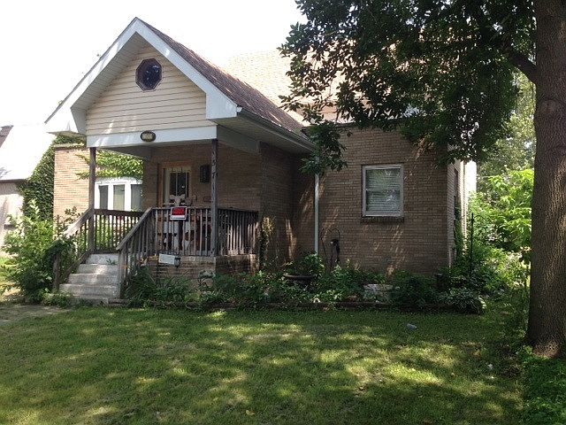 2nd image of 1371 E Maple St