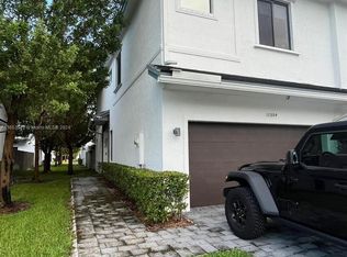 10884 SW 235th St, Homestead, FL 33032