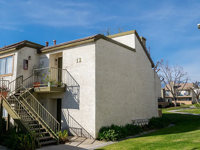 Cresthaven Apartment Homes — Photo 15