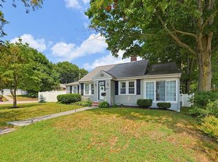 812 East St, Dedham, MA 02026