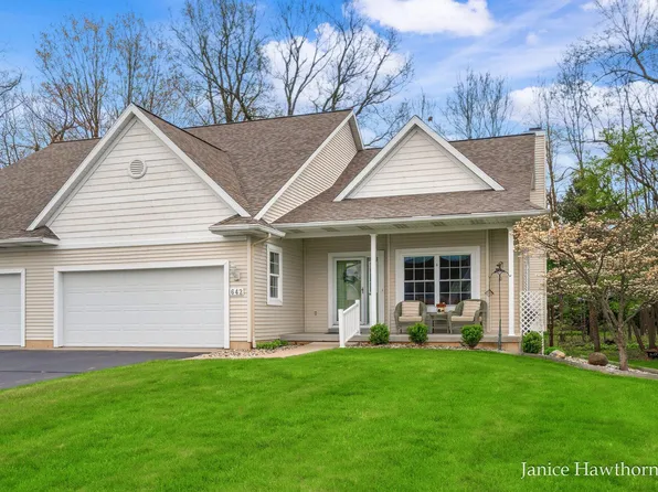 642 W Woodlawn Ave, Hastings, MI 49058
