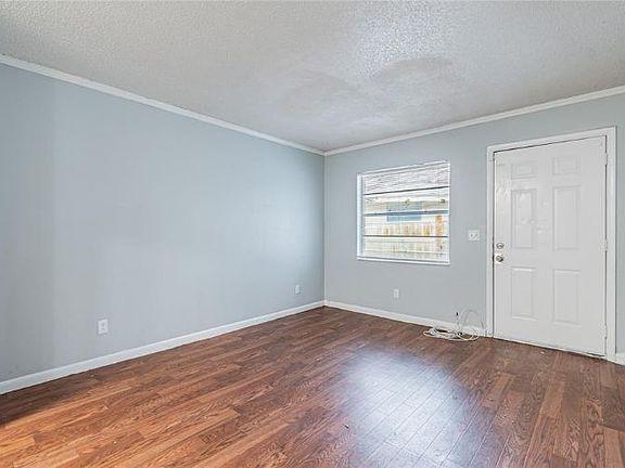2nd image of 8206 N Elmer St