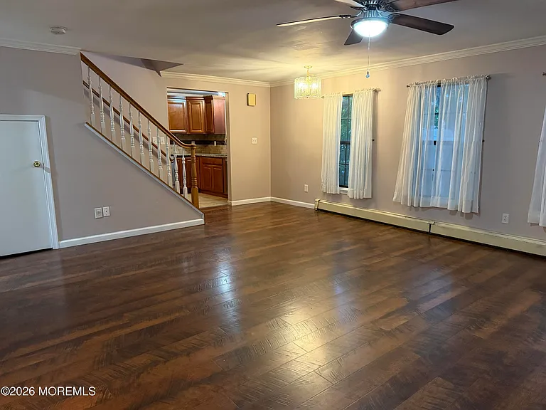 223 Riverside Dr — Photo 5