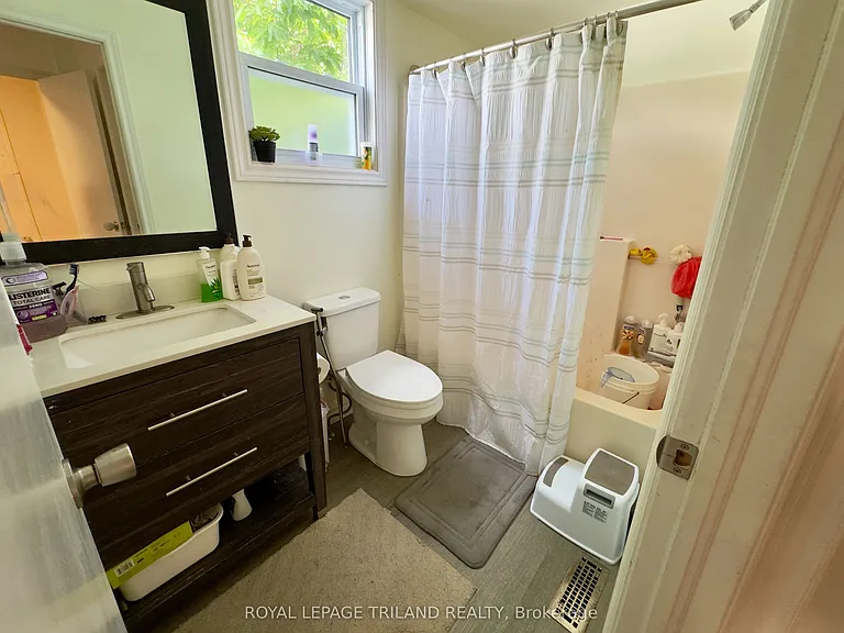82 Meadowridge Rd — Photo 10