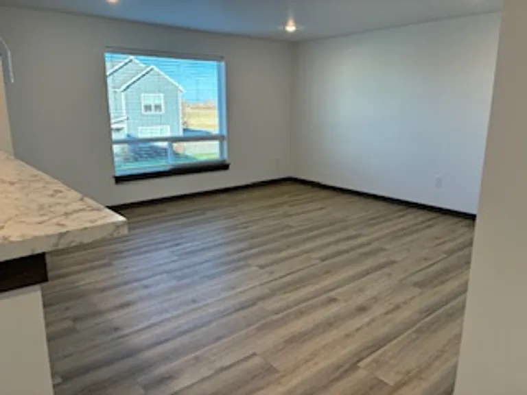 1200 Abigail Ln — Photo 4