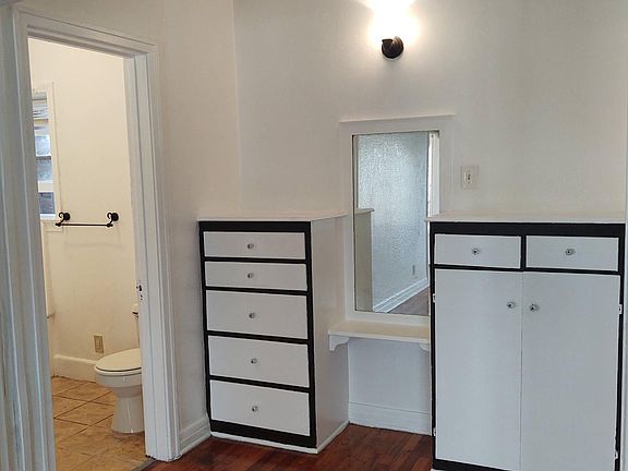4th image of 2034 Argyle Ave APT 301