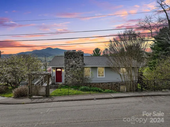116 Green Mountain Dr, Burnsville, NC 28714