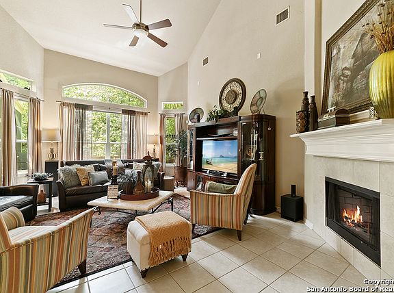 3rd image of 2509 Melville Ln